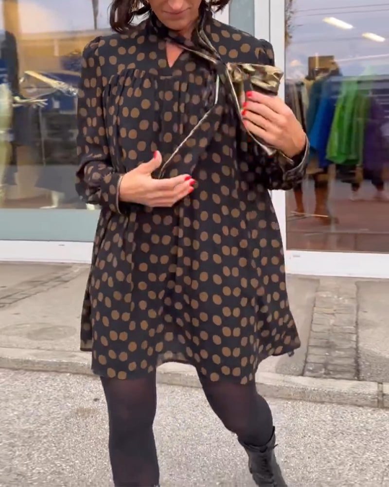 Langærmet kjole med polka dots