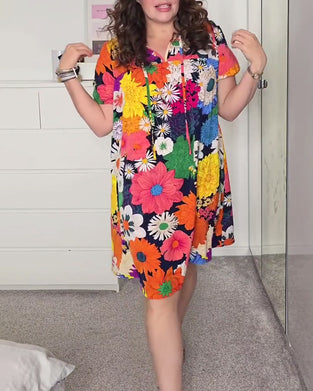 Knælang, afslappet kjole med blomsterprint