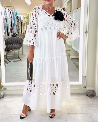 Kjole elegant ensfarvet blonde hul