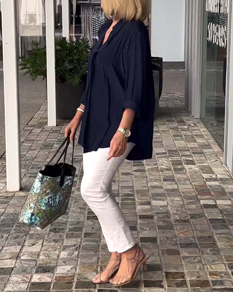 Mørkeblå bluse i løs pasform