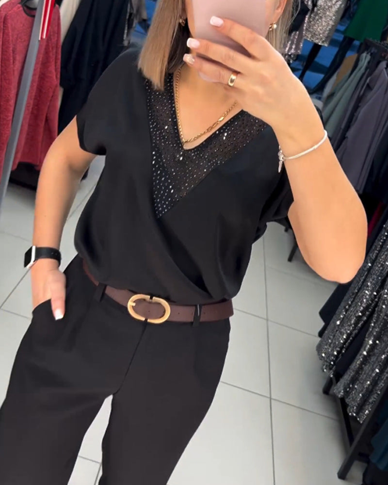 Kortærmet hverdagstop med V-udskæring