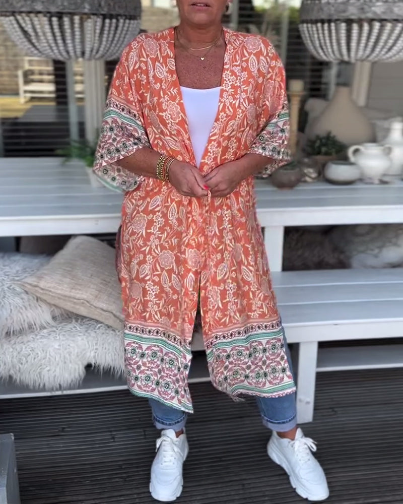 Stilfuld ferie- og strandcardigan med print