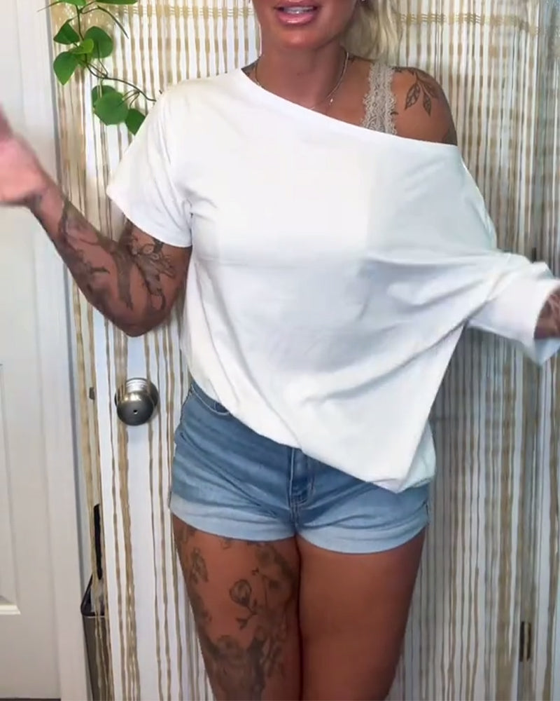 T-shirt afslappet ensfarvet med én skulder