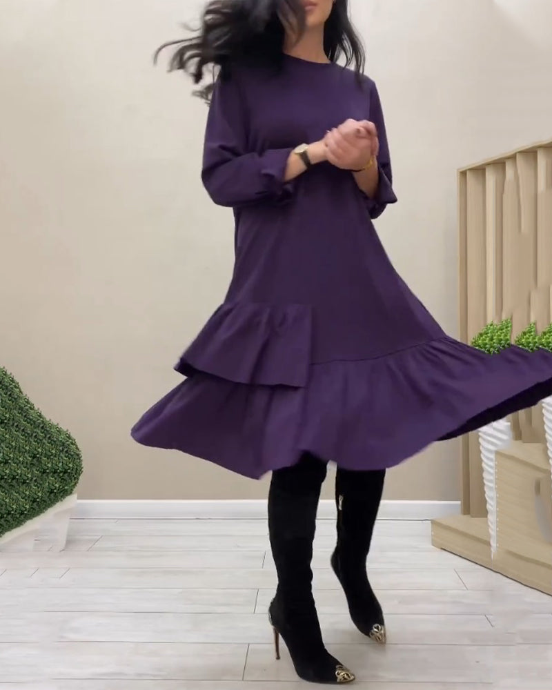 Knælang kjole med flæser