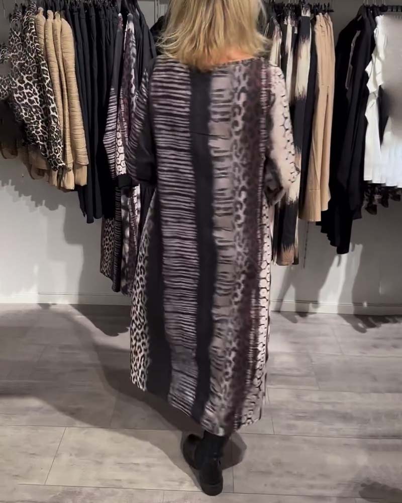 Kjole afslappet leopardprint med v-hals