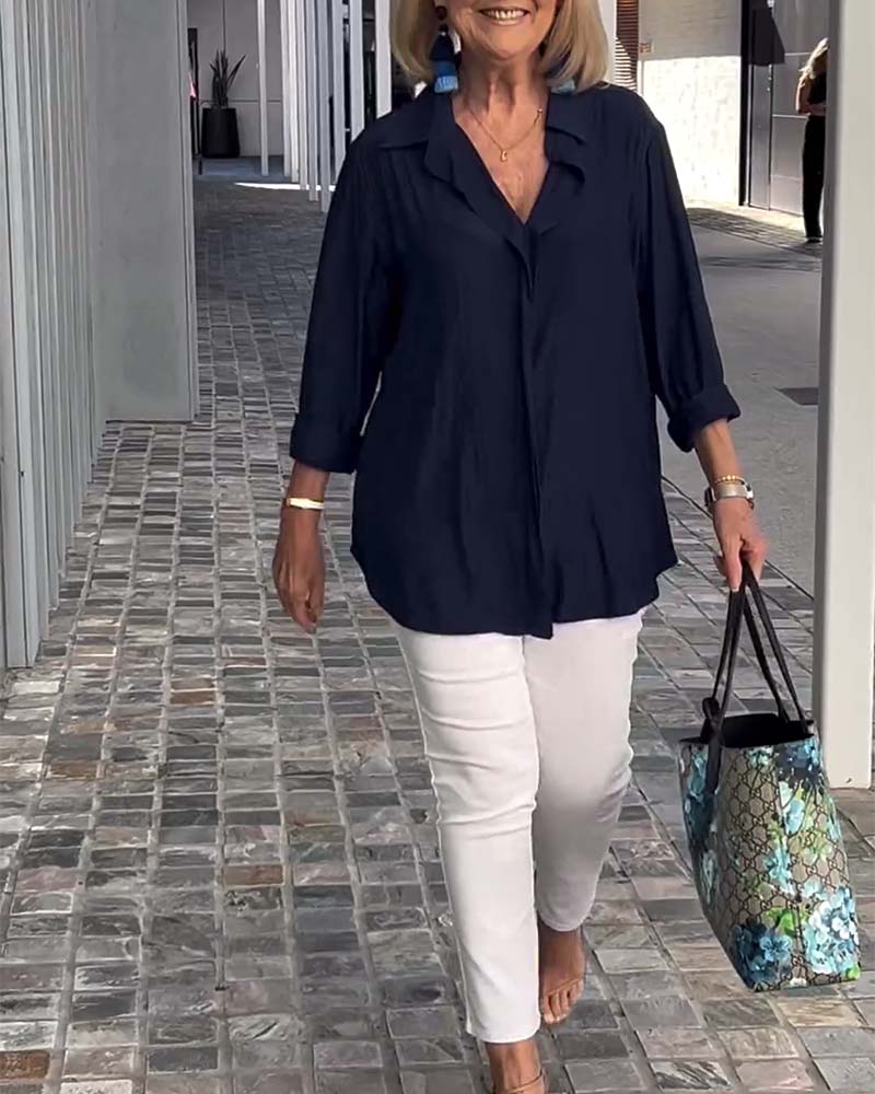 Mørkeblå bluse i løs pasform