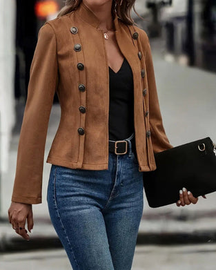 Stilfuld dobbeltradet ensfarvet jakke