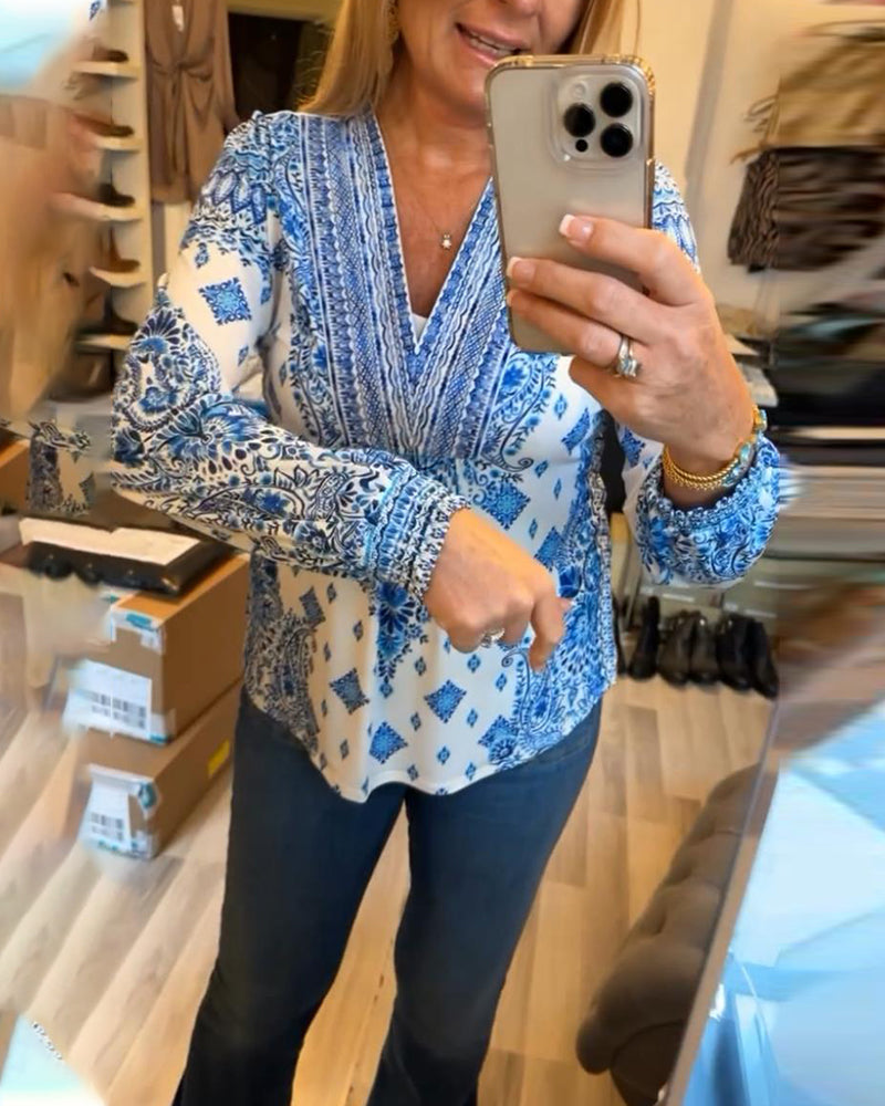 Afslappet top med V-udskæring