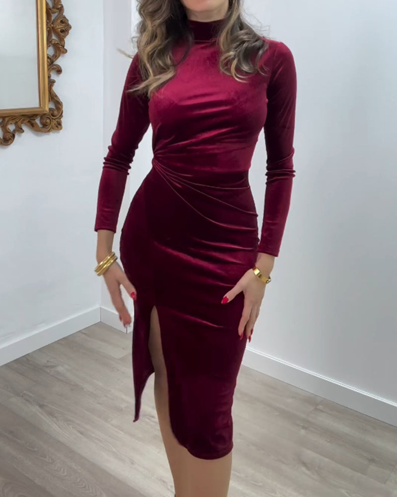 Formsyet kjole med snit