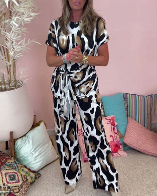 Todelt sæt i afslappet pasform | Top og bukser med leopardprint
