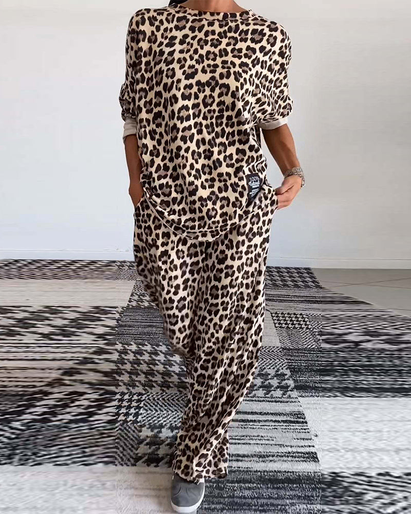 To-delt leopardprintsæt | Top og bredbenede bukser