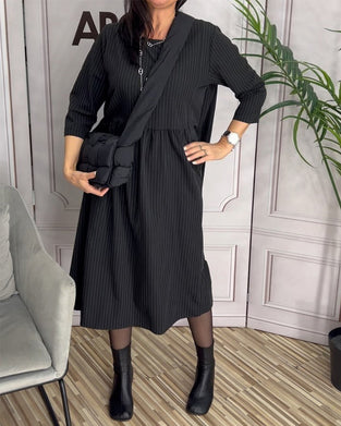 Enkel rundhalset kjole