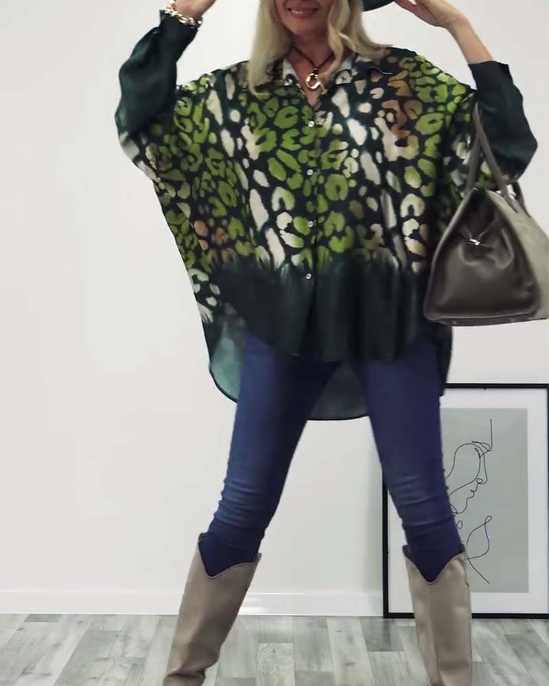 Grøn skjorte med leopardprint