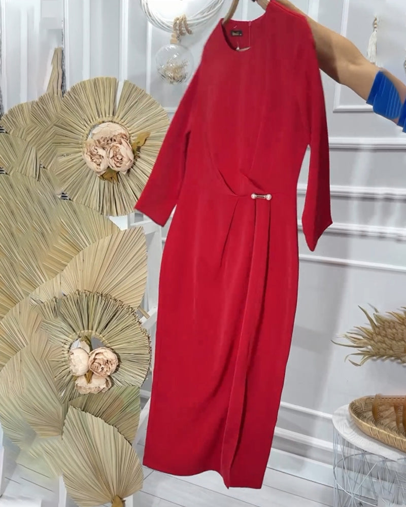 Romantisk lang rød kjole med rund hals