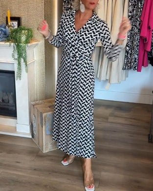 Slankende mønstret kjole
