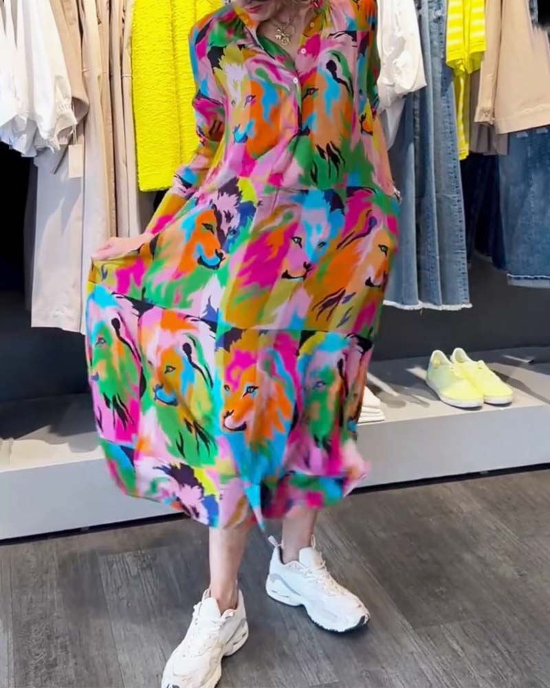 Kjole med farverigt print og lommer