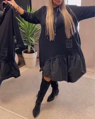 Sort kjole i løs pasform