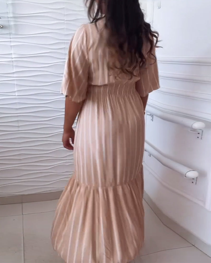 Stribet kjole med taljebinding