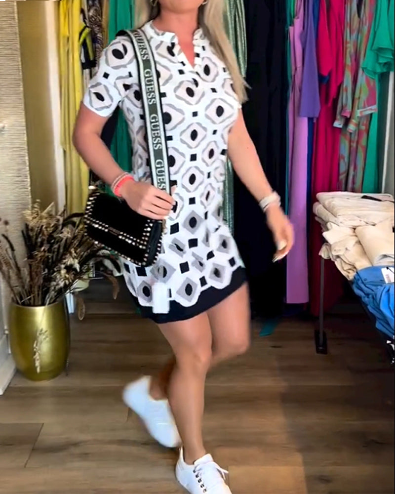 V-halset kortærmet kjole med print