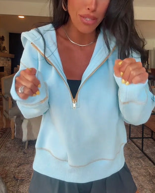 Sweatshirt med hætte og lynlås i ensfarvet afslappet design