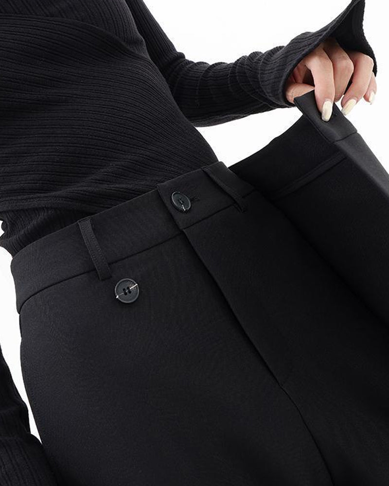 Ensfarvede patchwork bukser med tværgående knaplukning