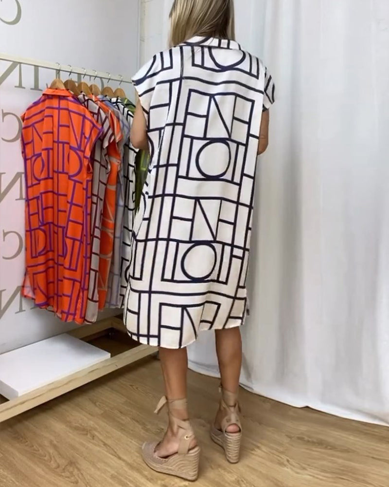Afslappet kjole med geometrisk print