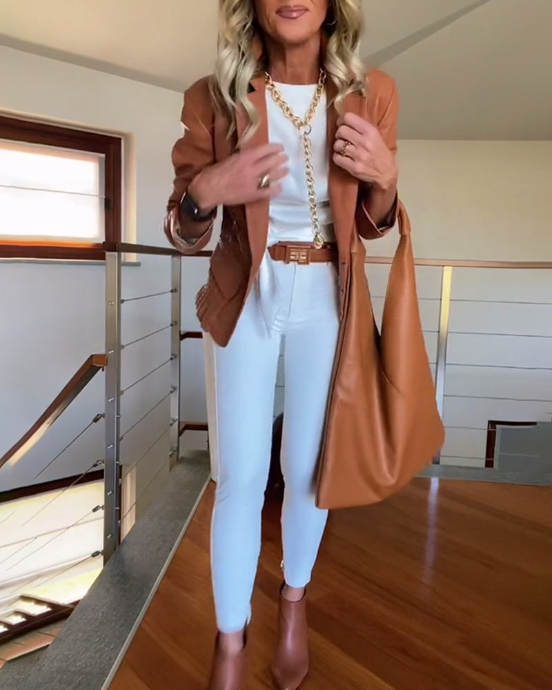 Hvid top uden ærmer med taljebinding