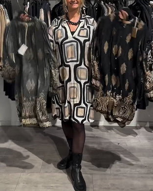 Løs Kjole Med V-Hals Og Geometrisk Print