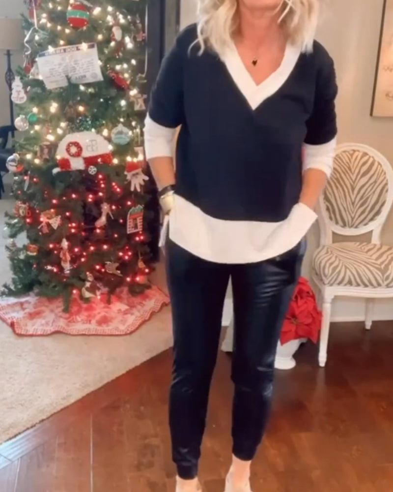 Top med kontrastfarvet v-halsudskæring